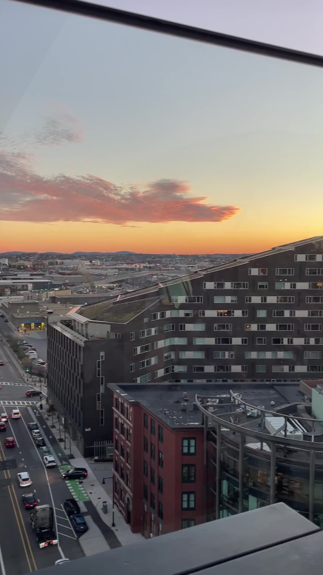 Video review of Six West