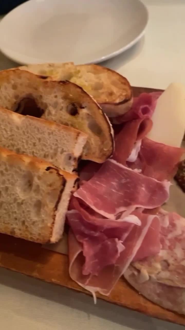 Video review of Farmer's Bottega