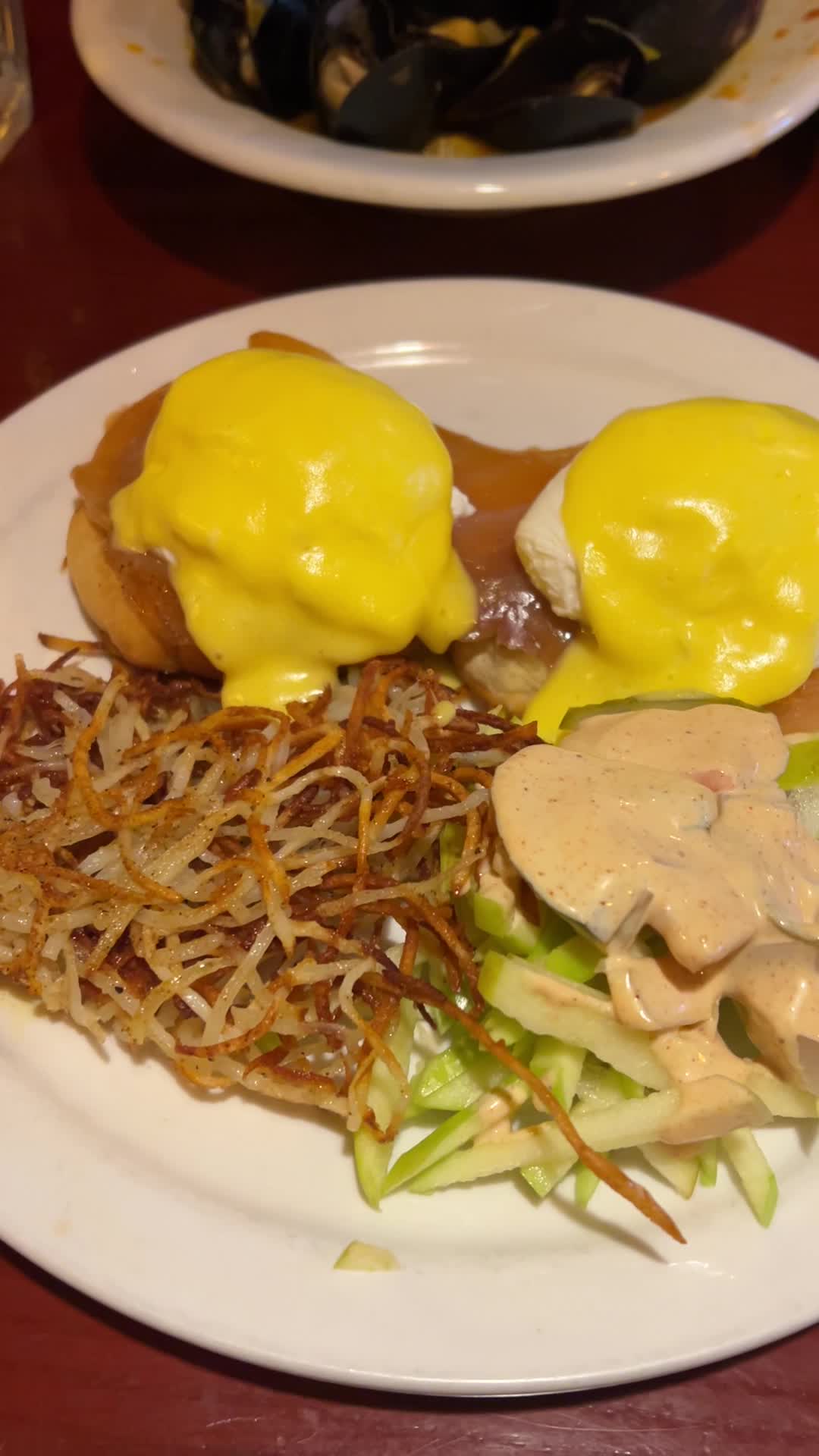 Video review of Le Petit Déjeuner