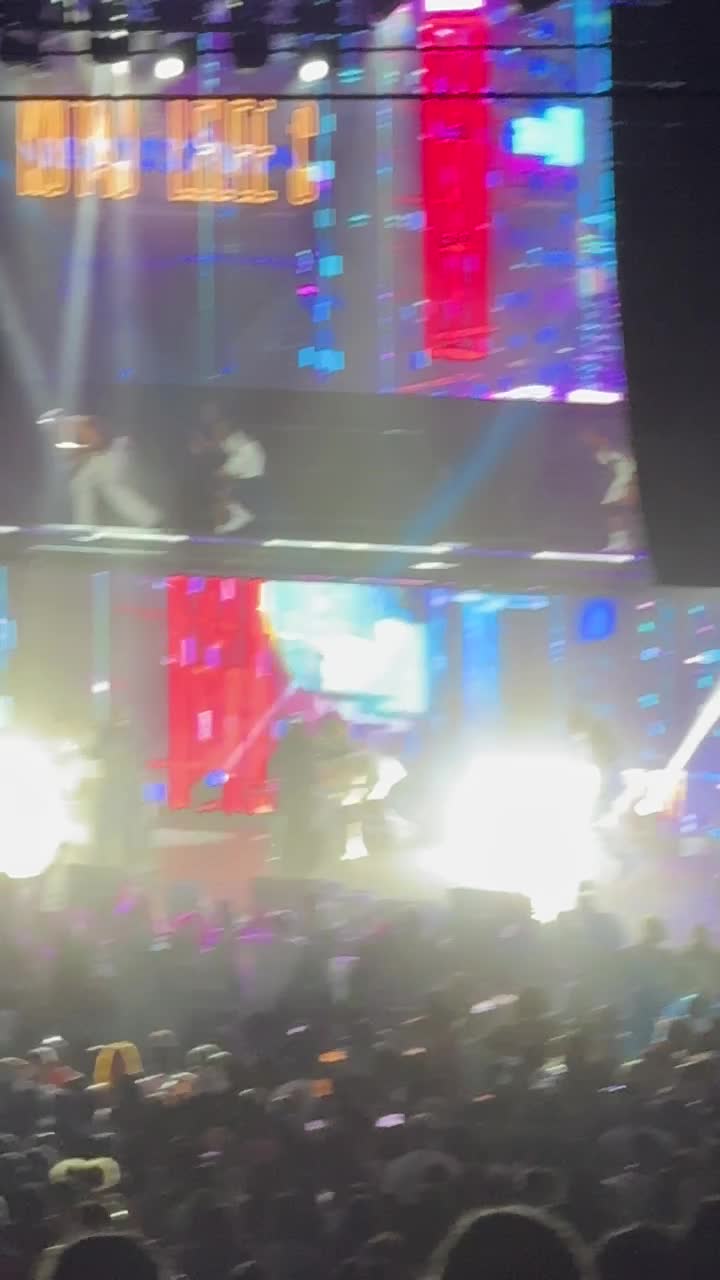 Video review of Cynthia Woods Mitchell Pavilion