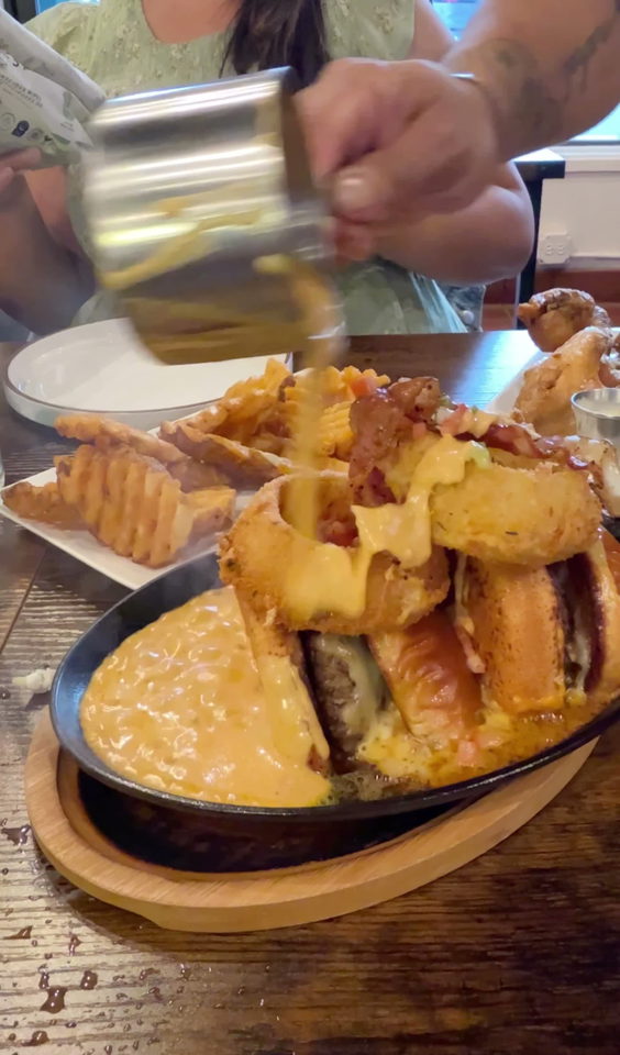 Da burger wing hub