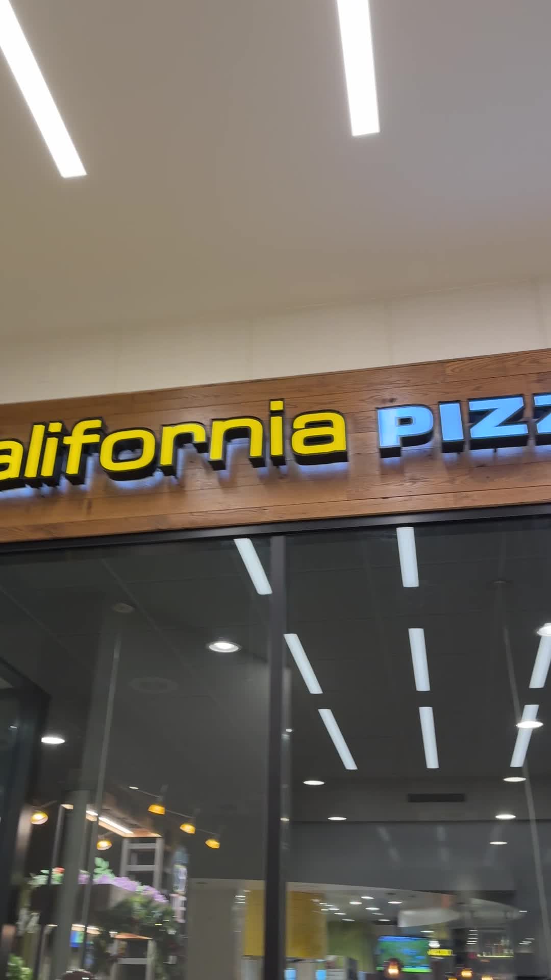Video review of California Pizza Kitchen