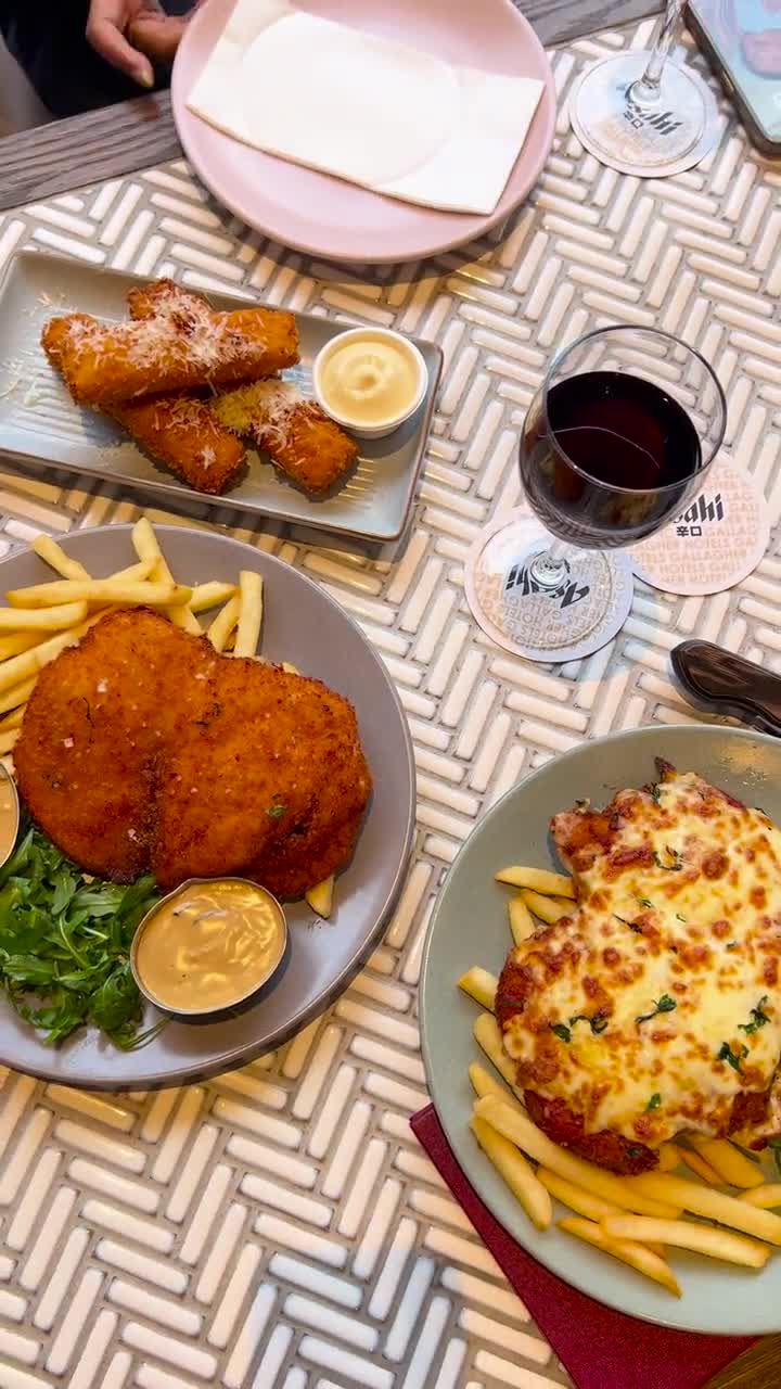 Video review of Hunters Hill Hotel