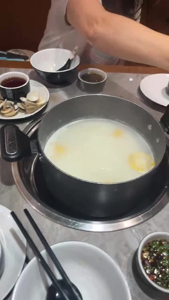牛这里潮汕牛肉火锅