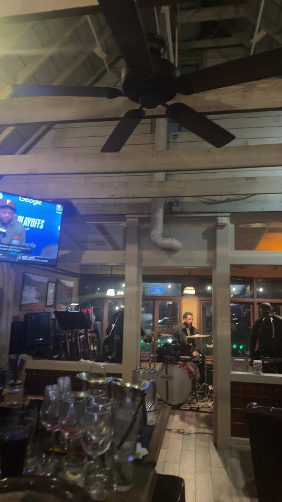 Hennessey's Tavern