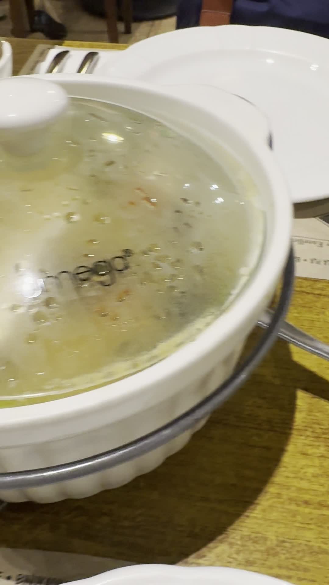 Video review of Fely J's Kitchen