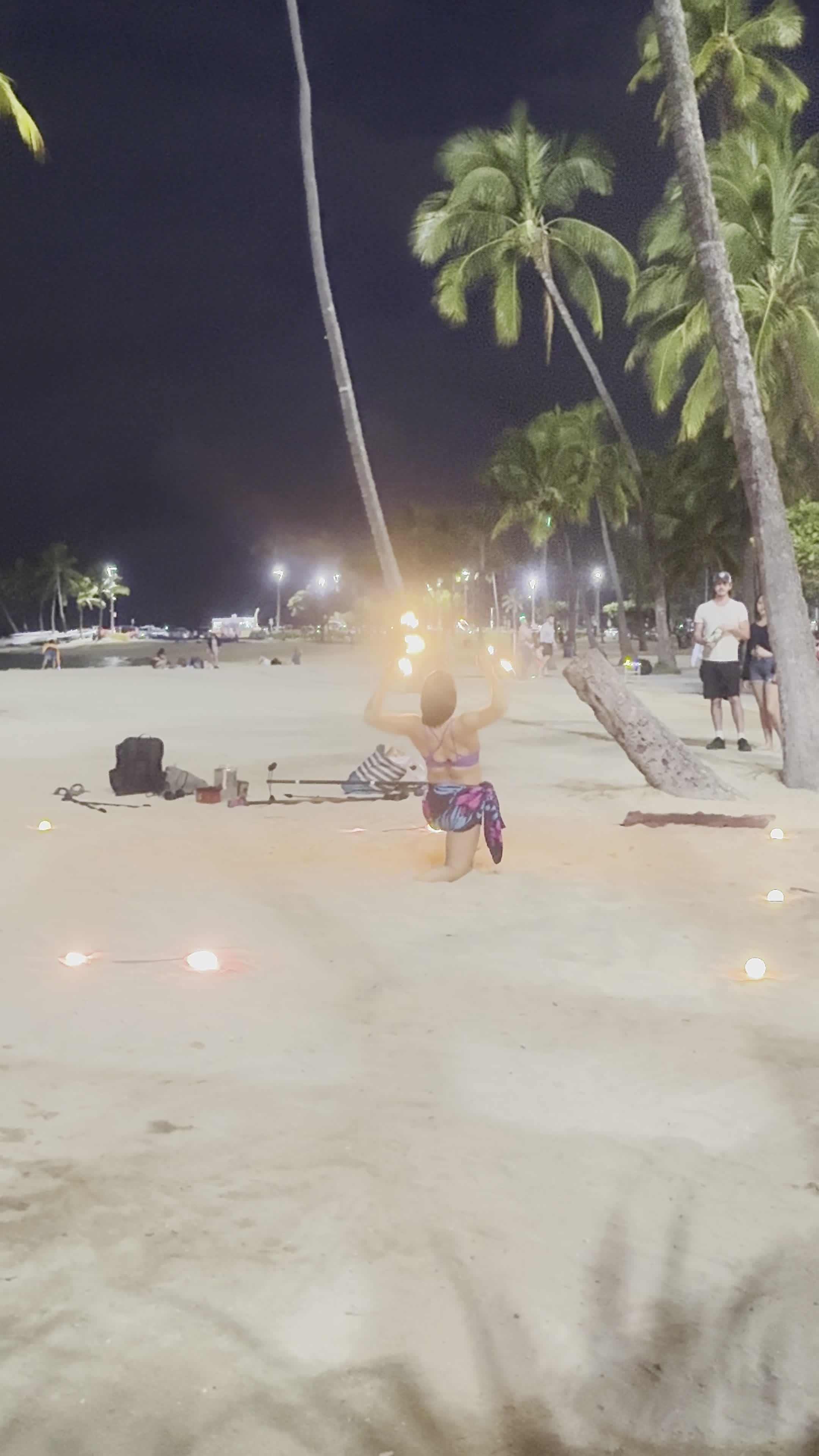 Video review of Duke Kahanamoku Beach