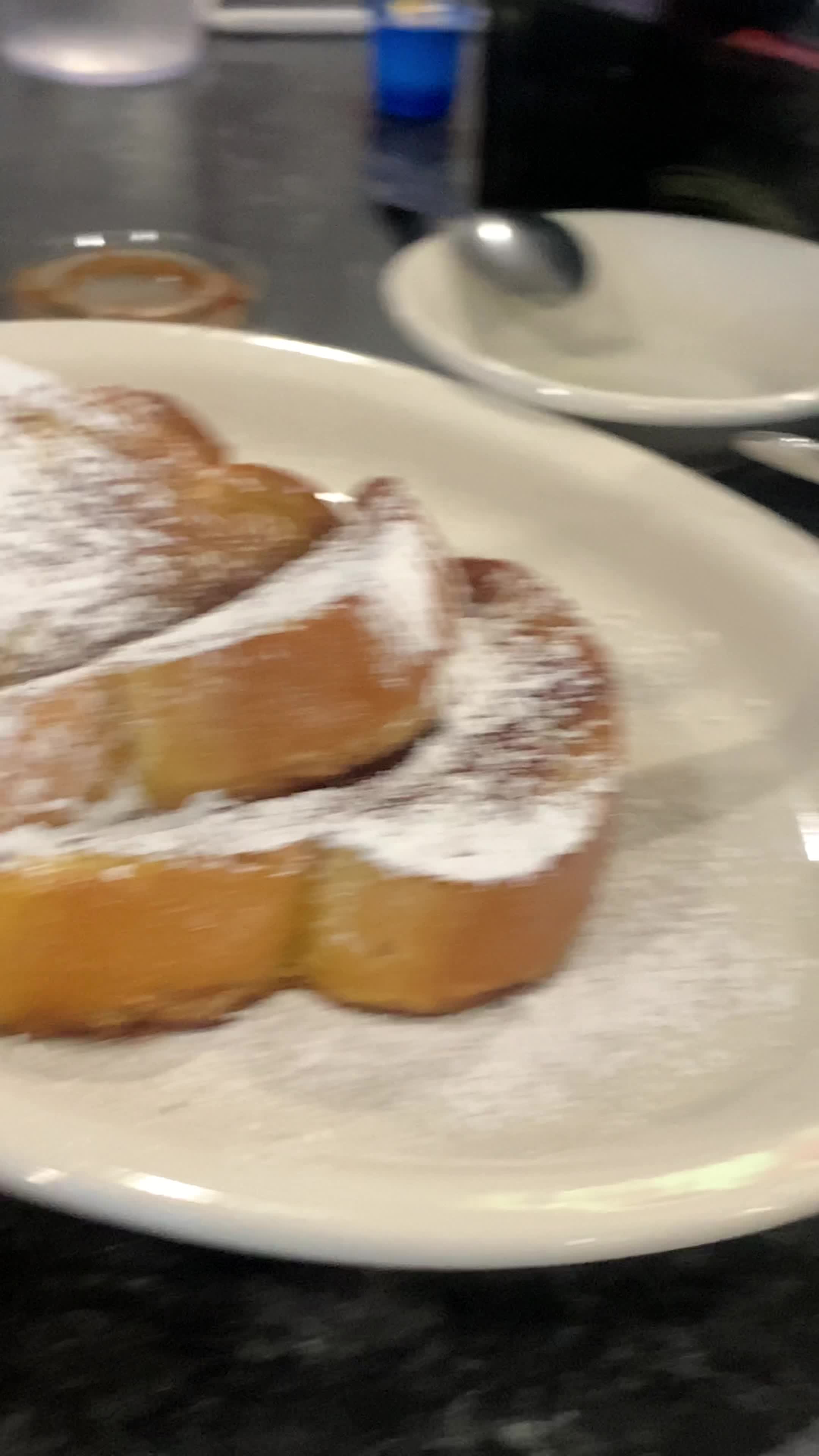 Video review of Mr. Mamas Breakfast and Lunch