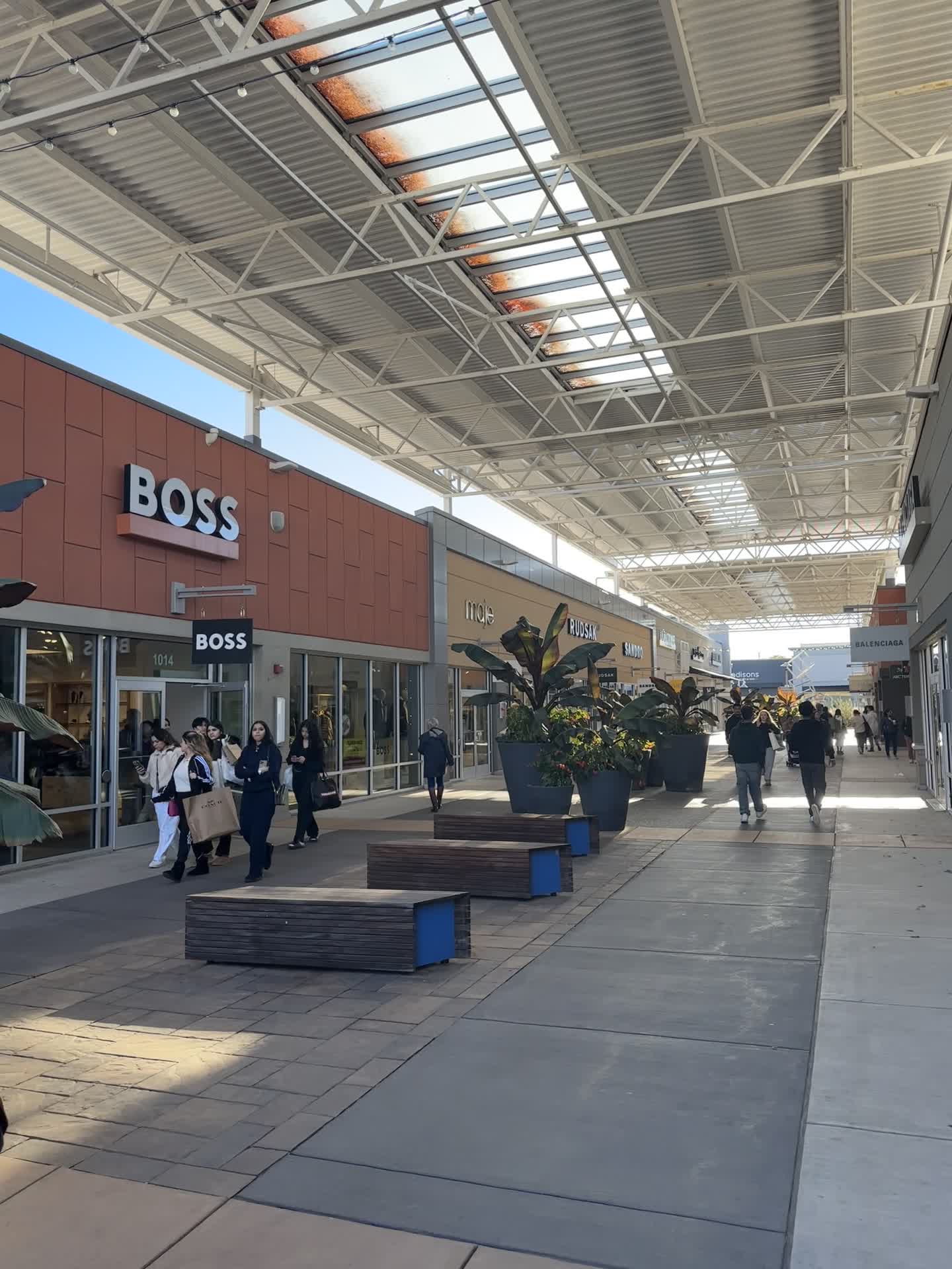 New York Fries Toronto Premium Outlet