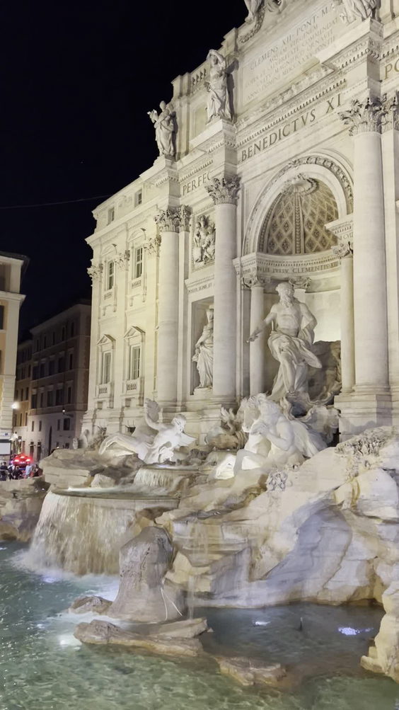 Piazza di Trevi