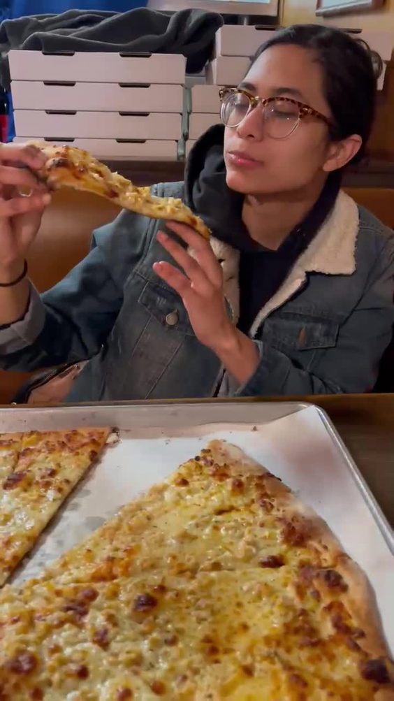 Sally's Apizza