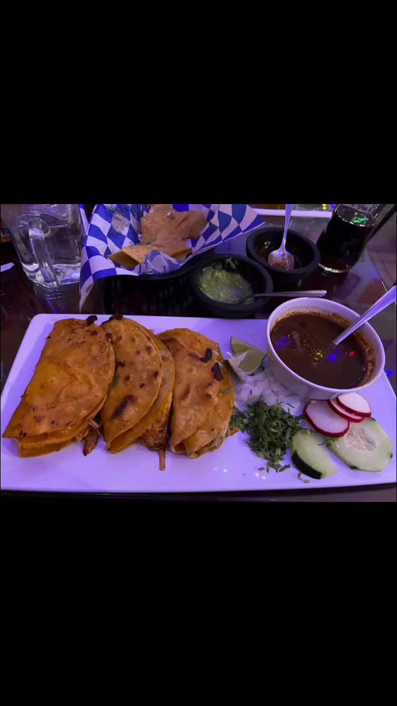 Los Gallos