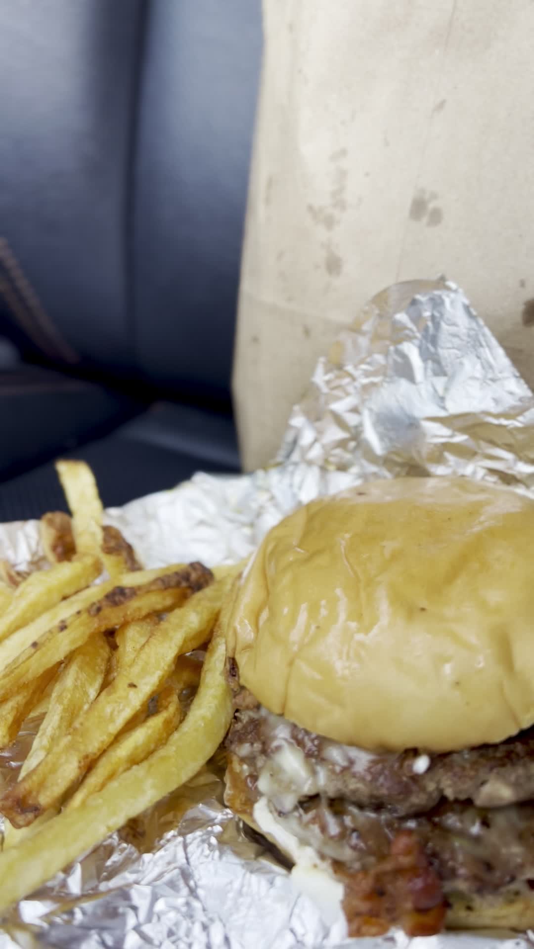 MOOYAH Burgers, Fries & Shakes