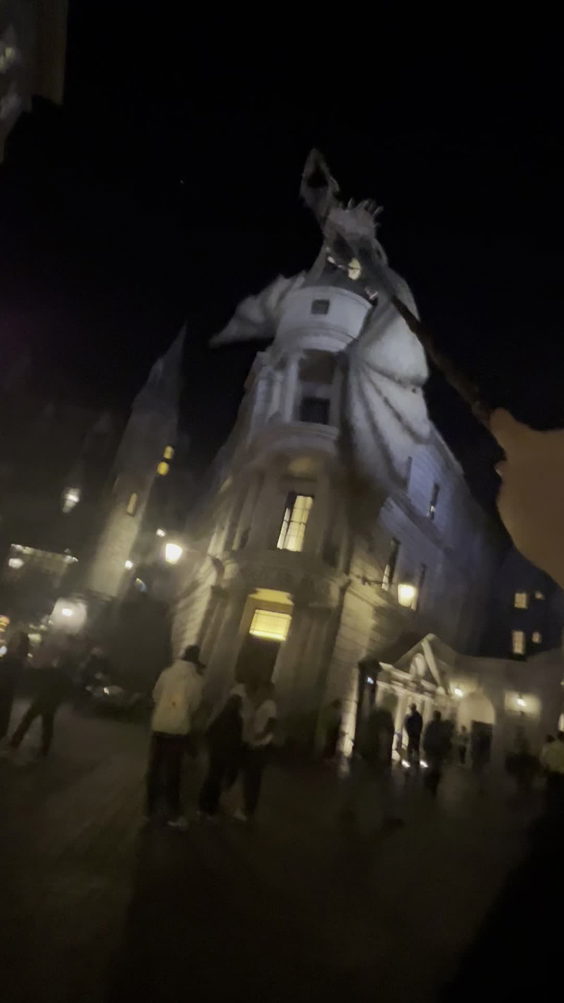 The Wizarding World of Harry Potter - Hogsmeade