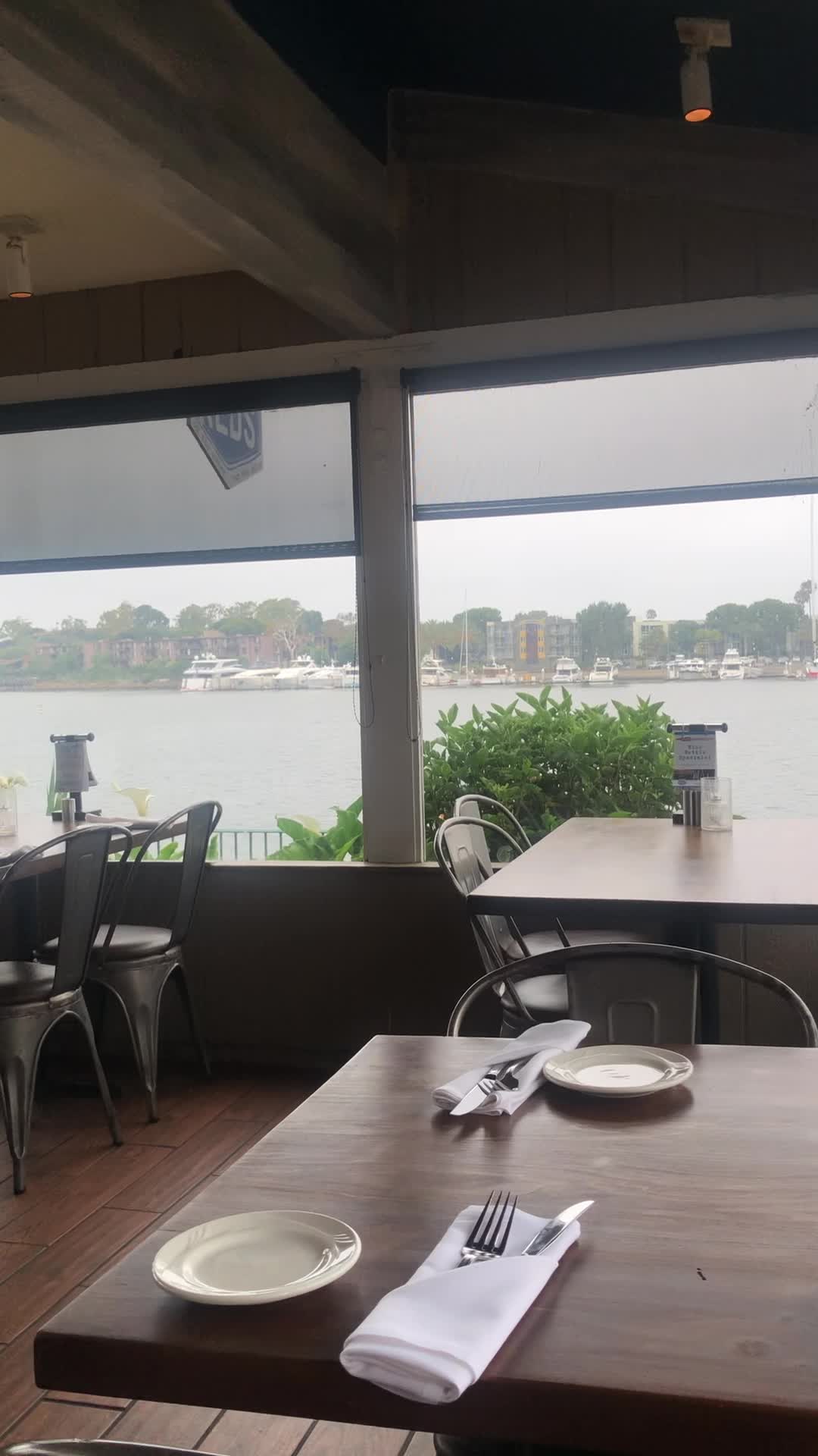 Video review of Whiskey Red's