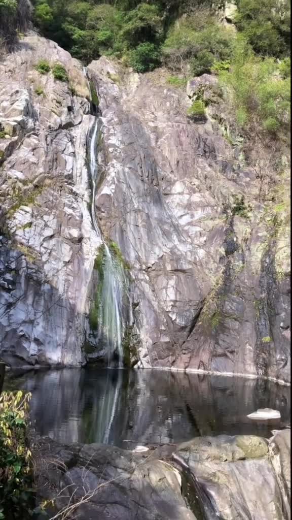 Nunobiki Falls (布引の滝)