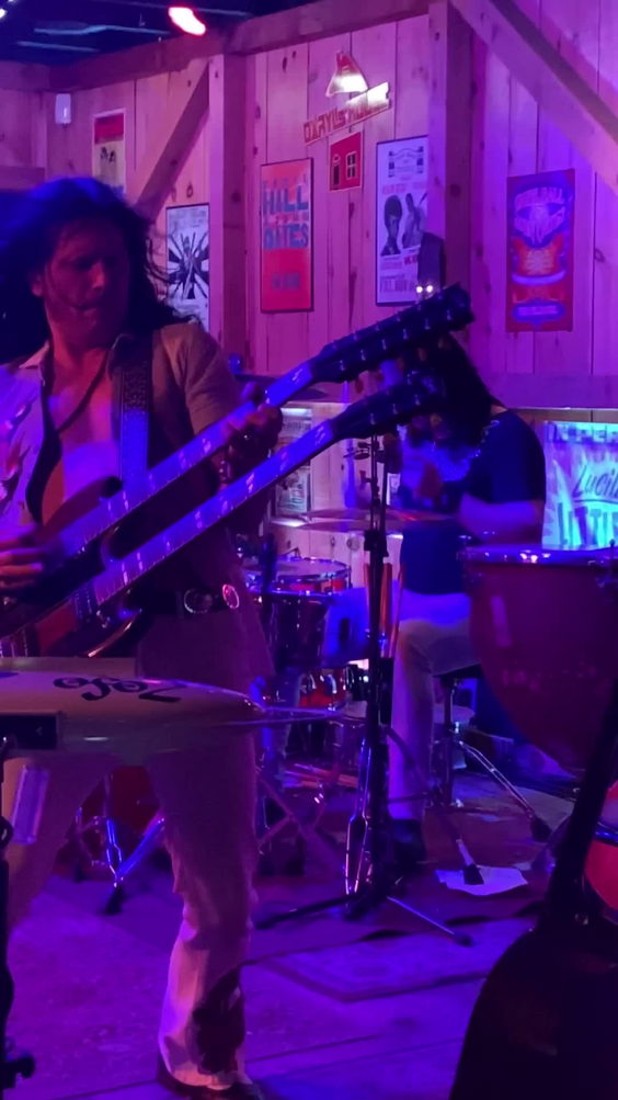 Daryl's House Restaurant & Live Music Club