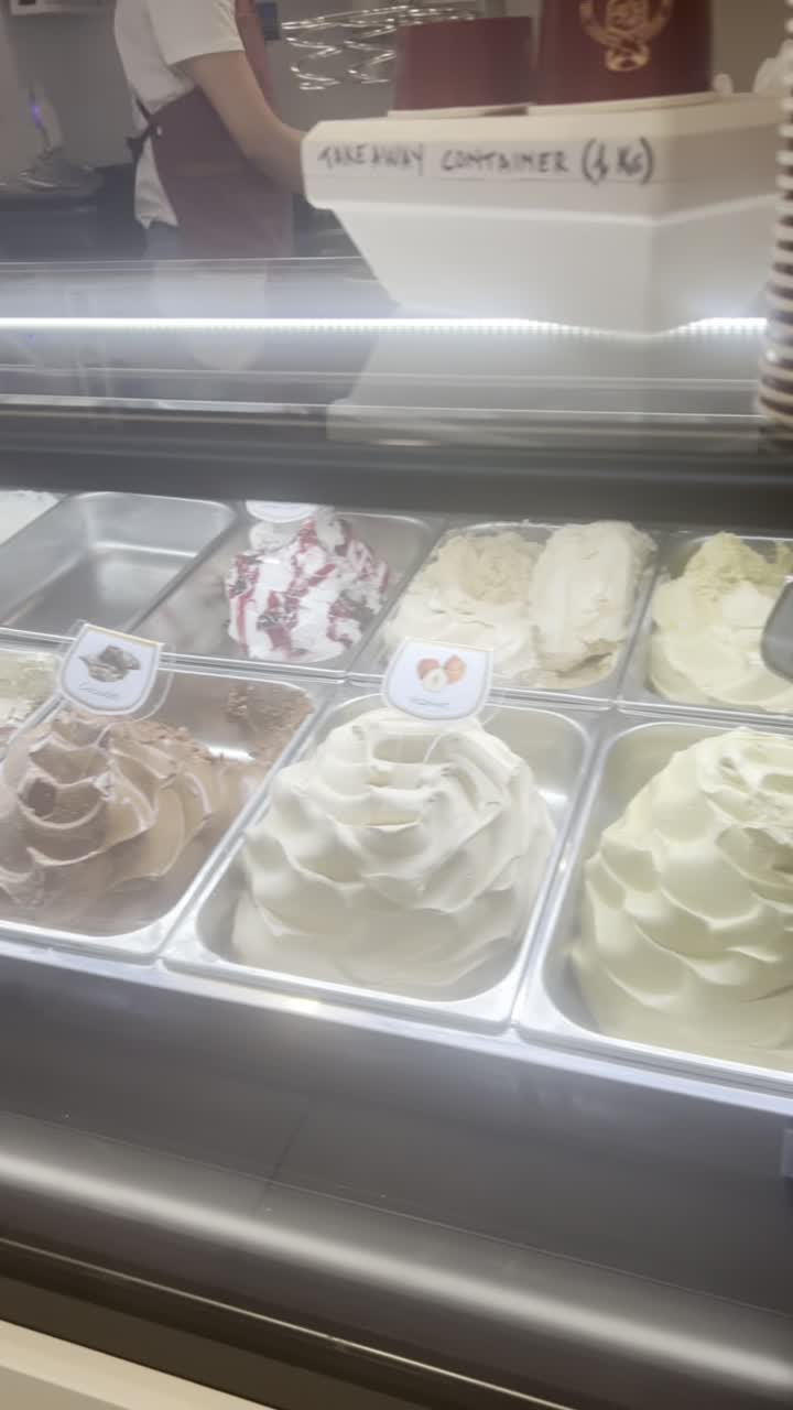 Video review of Regina's Ice Cream Pavilion