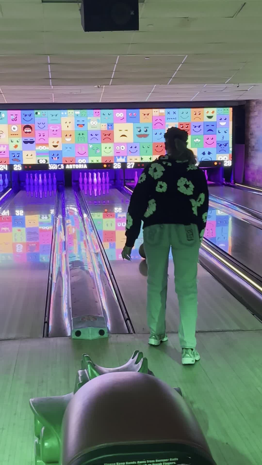 Video review of Bowl 360 Astoria