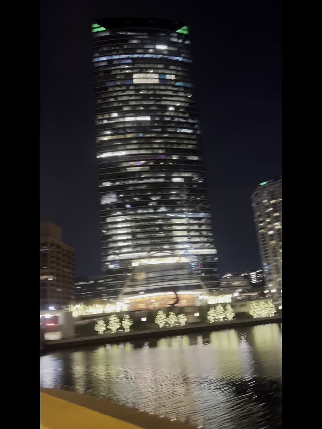 Video review of The Second City