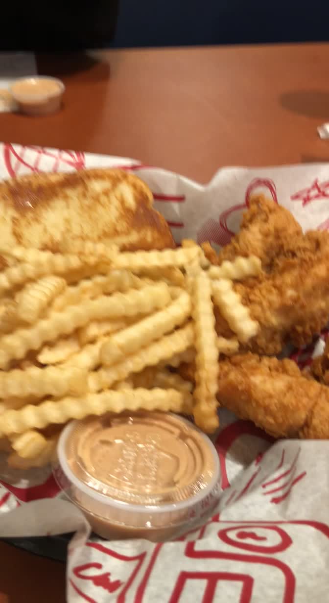 Video review of Raising Cane's Chicken Fingers