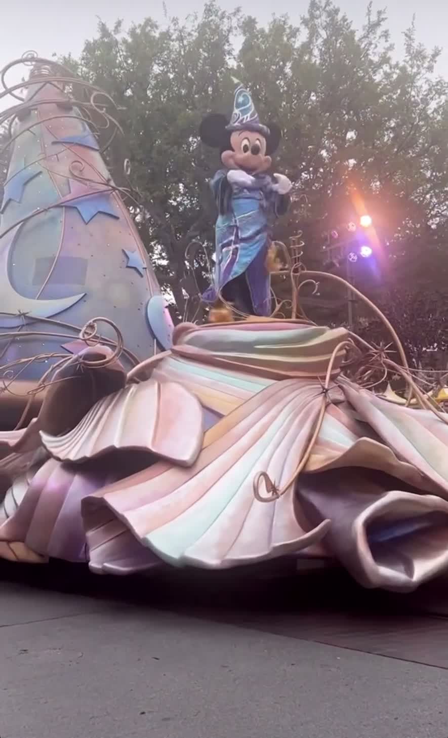 Video review of Disney California Adventure Park