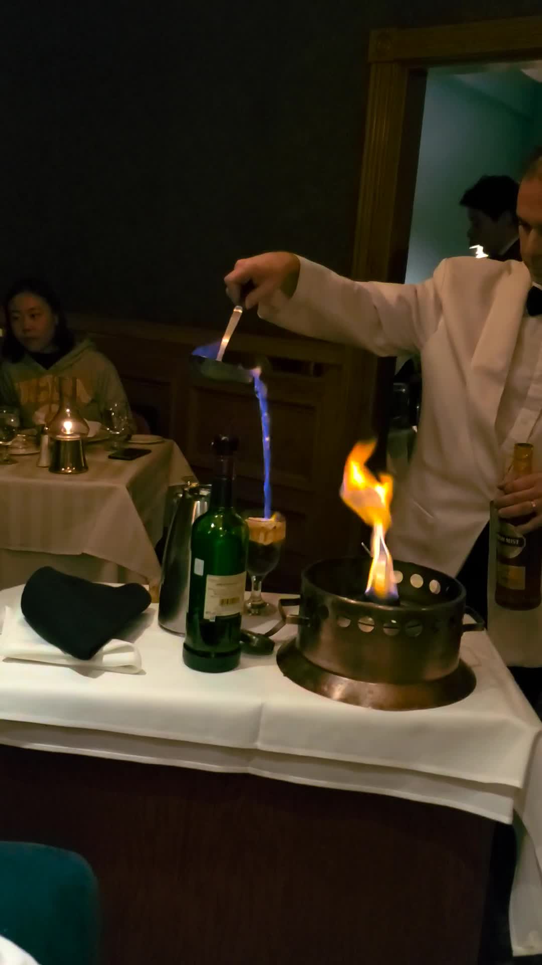 LE CONTINENTAL - Cuisine Française - Fruits de Mer / Homard / Steak - Flambé