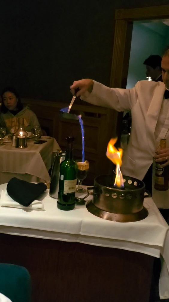 LE CONTINENTAL - Cuisine Française - Fruits de Mer / Homard / Steak - Flambé