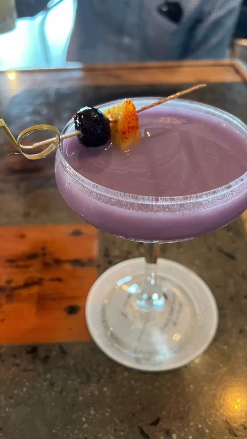 Umekes Fish Market Bar & Grill