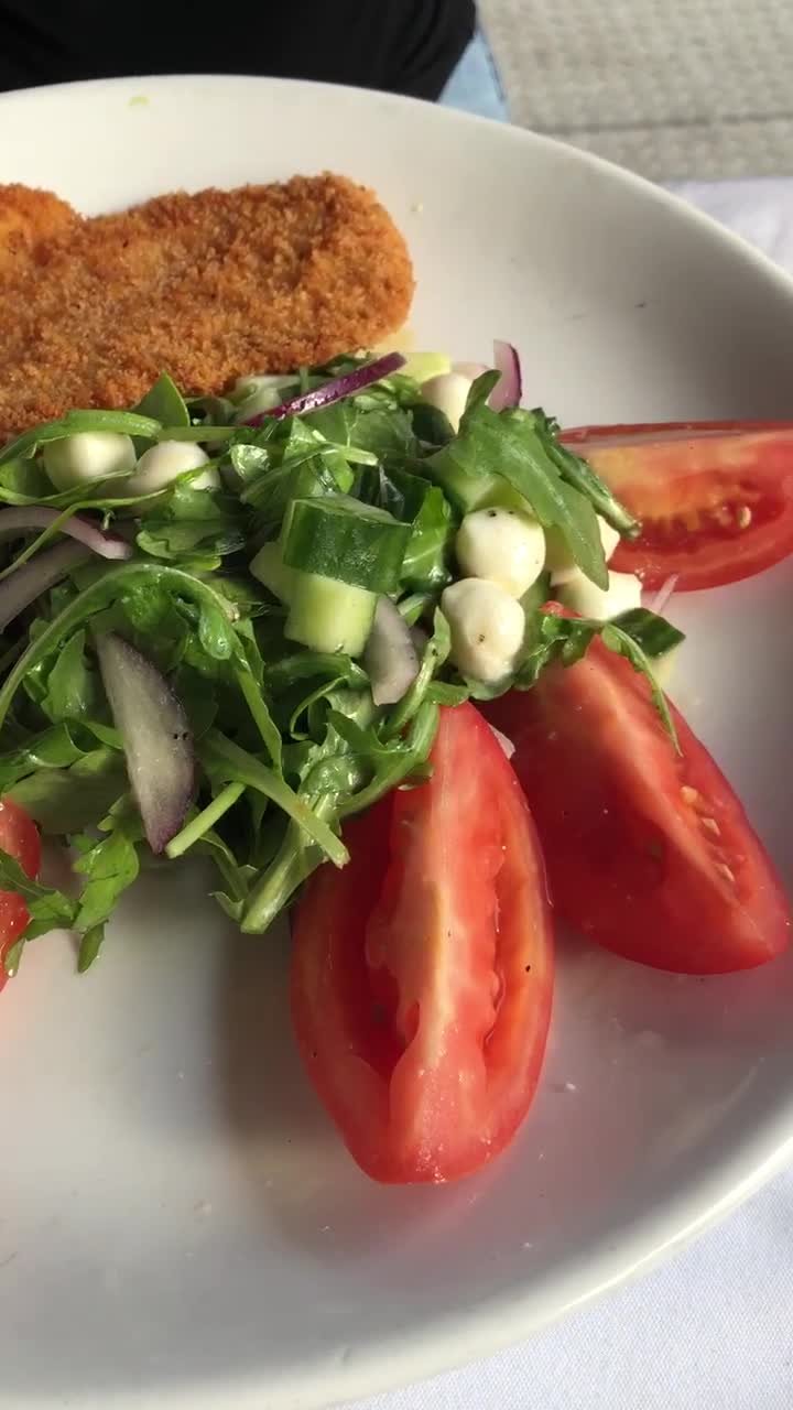 Video review of Salute Brick Oven Bistro