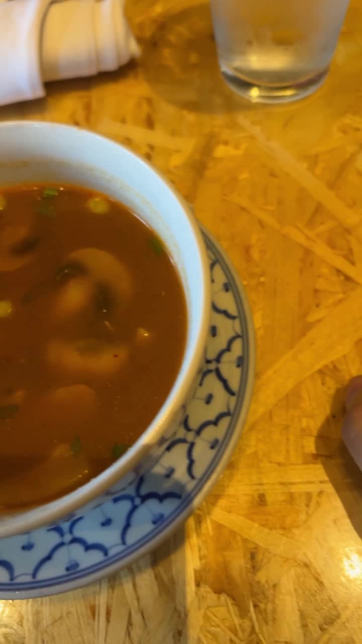 Video review of Thipi Thai