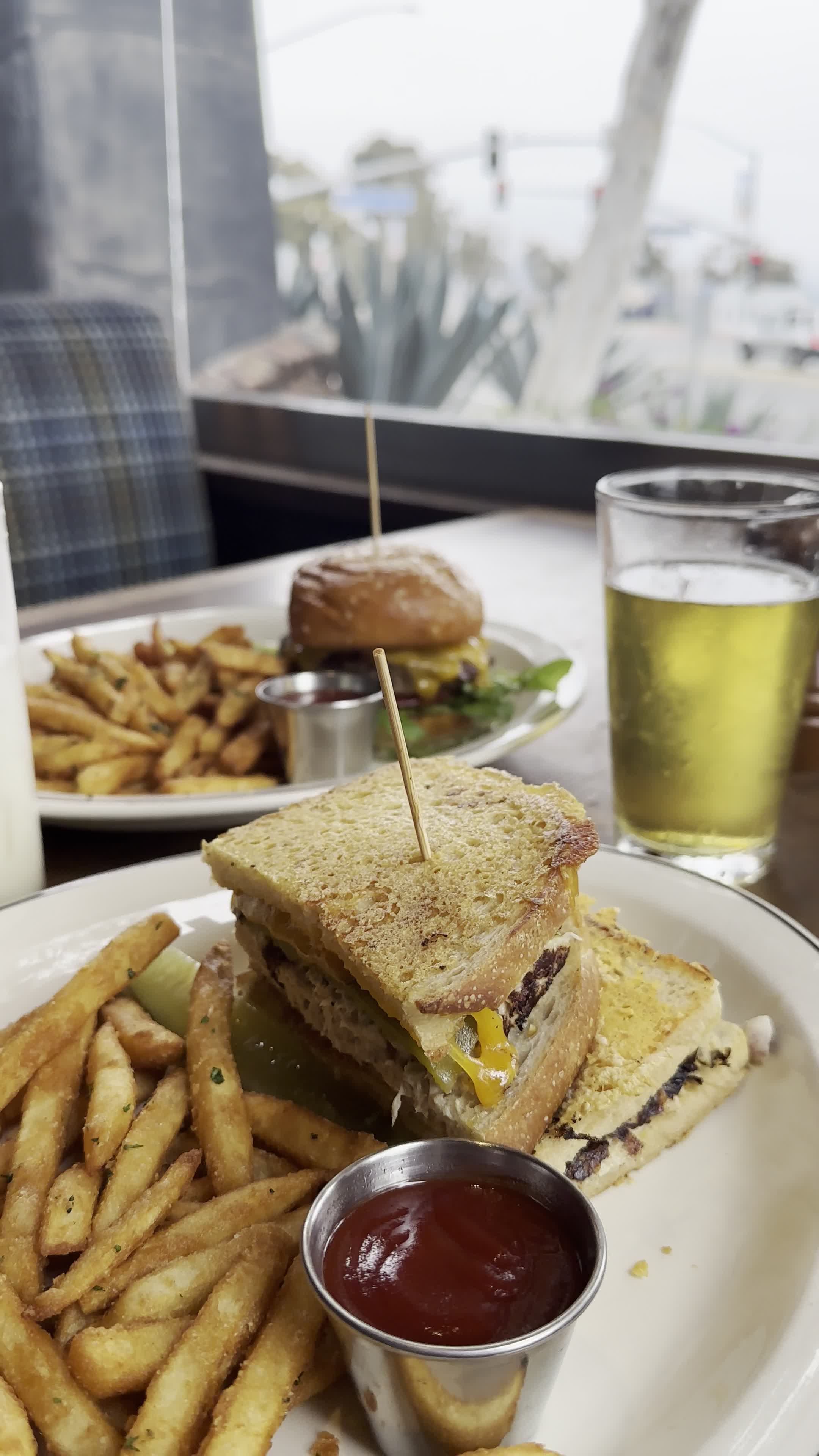 Video review of Jimmy's Famous American Tavern