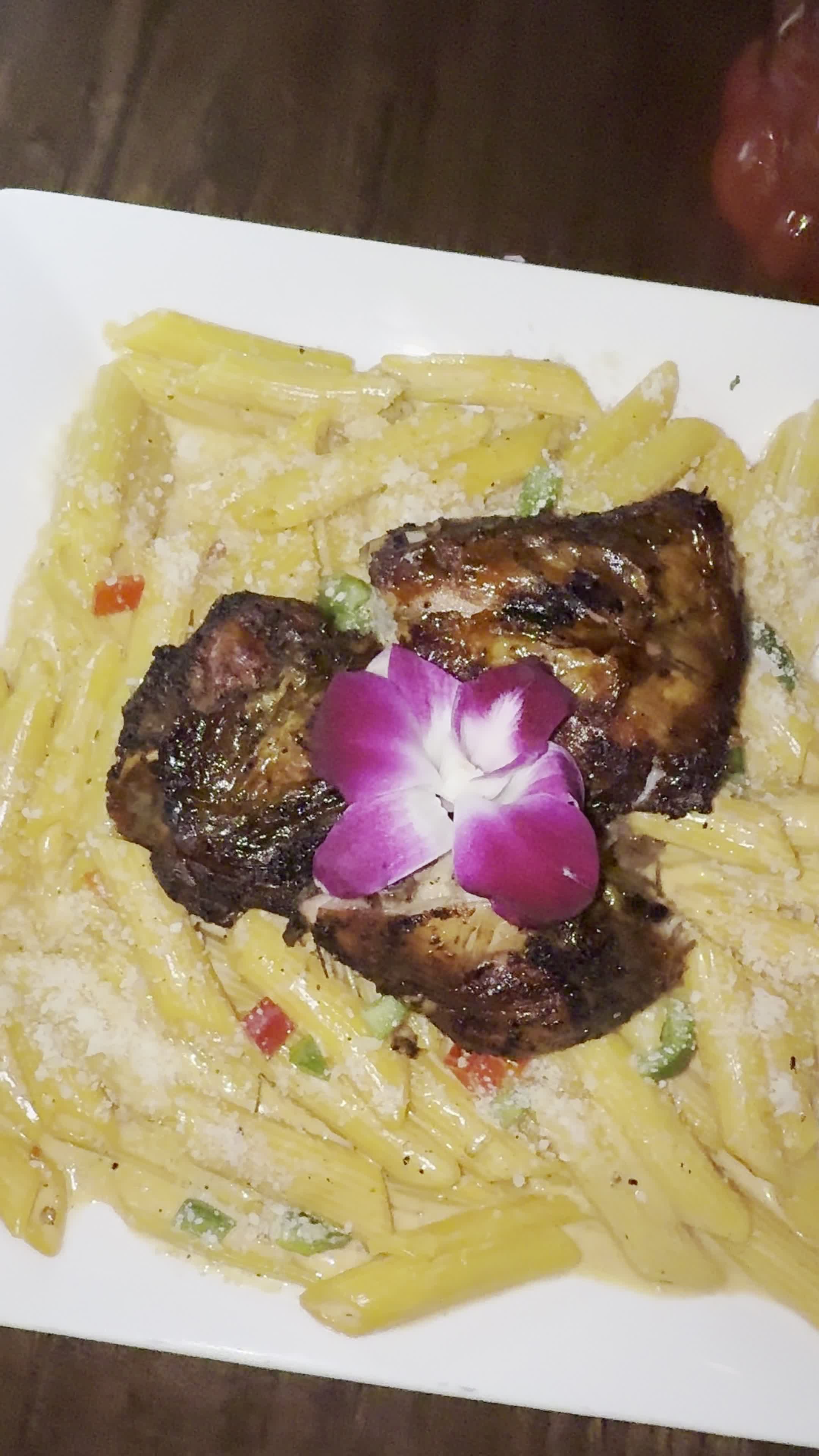 DRIPS Restaurant and lounge 