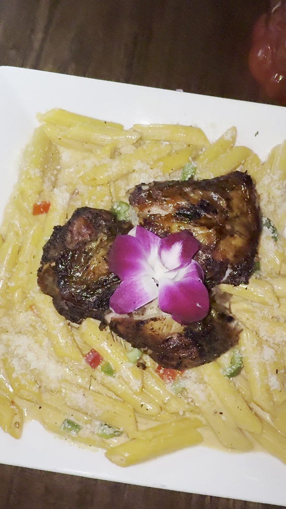 DRIPS Restaurant and lounge 
