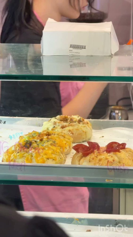 Nisa's Cakes and Cafe